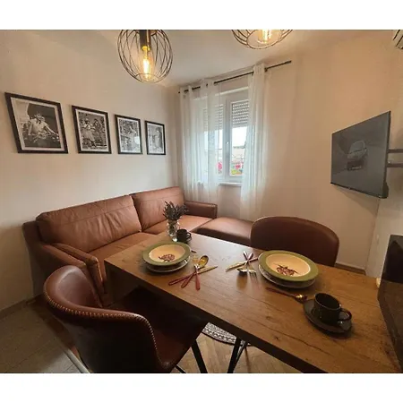 Daniela Di Apartment